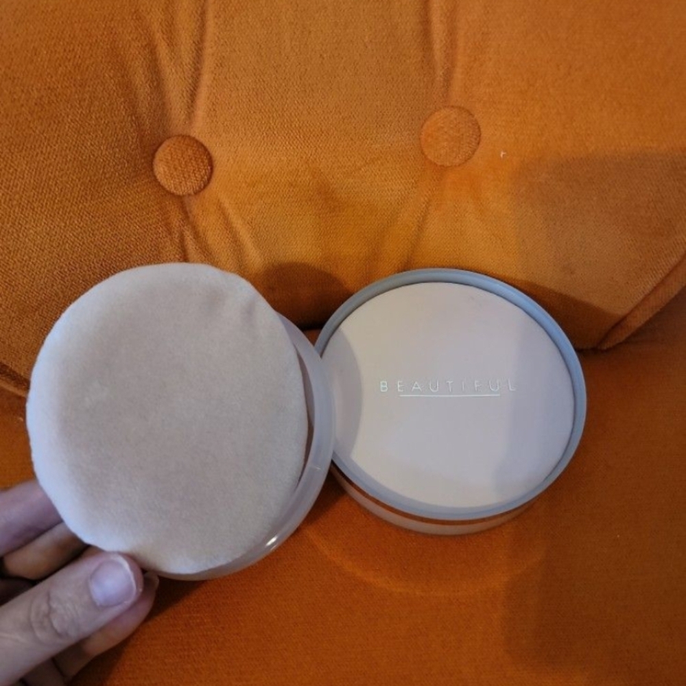 Estee Lauder Beautiful Perfumed Body Powder - No Box - Picture 4 of 4